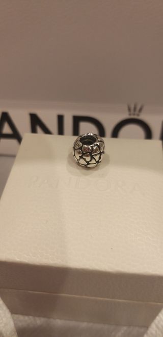 Charm Pandora múltiples corazones