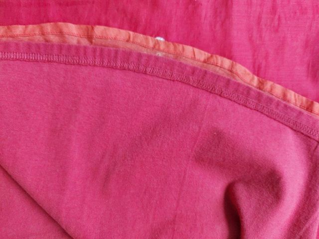 Falda roja y naranja de COLD