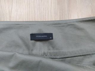 Falda verde grisácea de Vero Moda