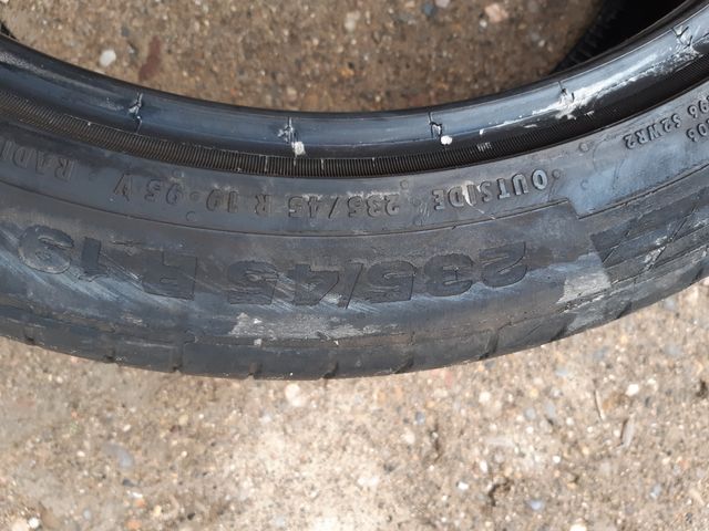 Neumaticos 235/45 19 95V