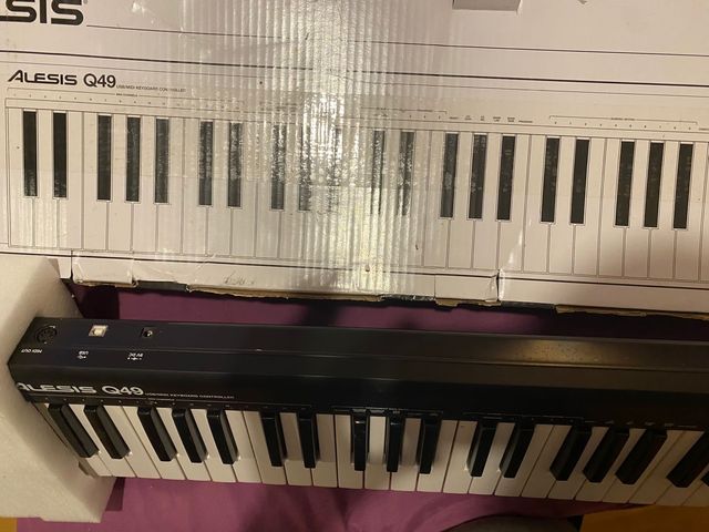Alesis q49 teclado midi