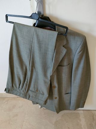 OFERTA.Trajes,pantalones,camisas, abrigo,cazadora.