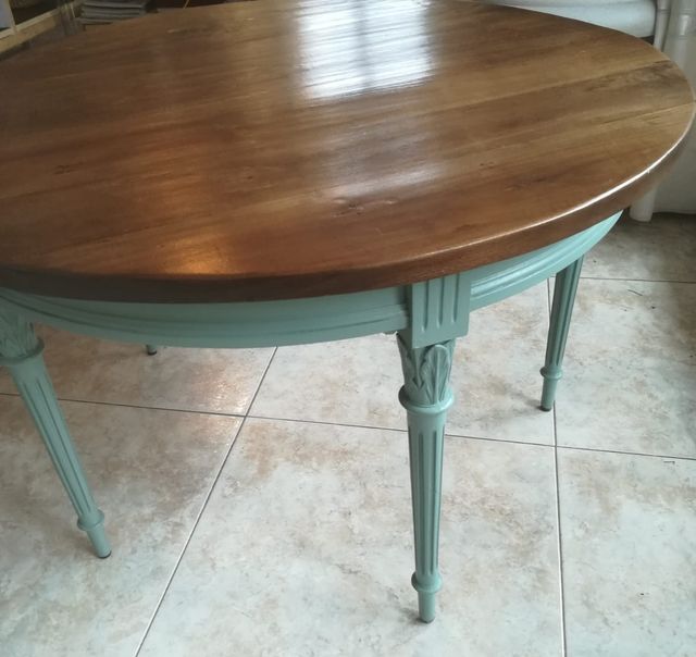 Mesa  centro salón antigua