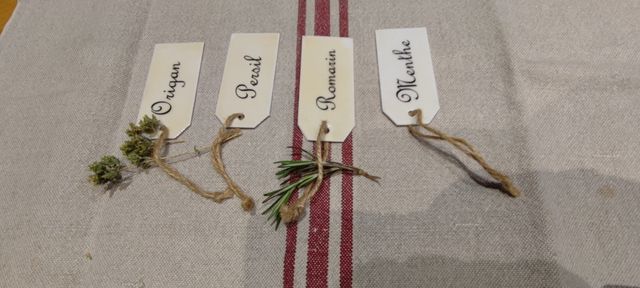 Targhette piante aromatiche. In ceramica