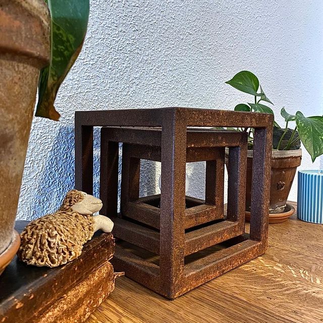 Lampara cubo al cubo. Acero corten.