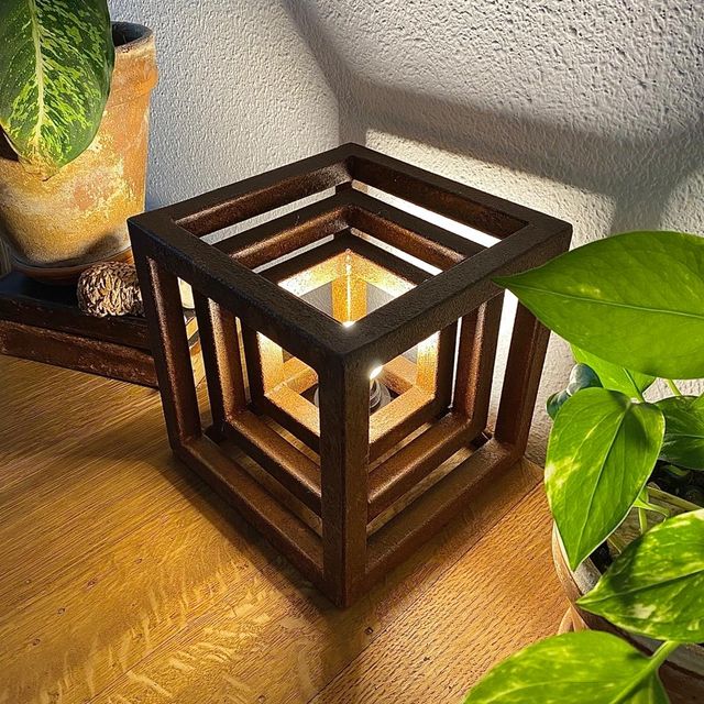Lampara cubo al cubo. Acero corten.