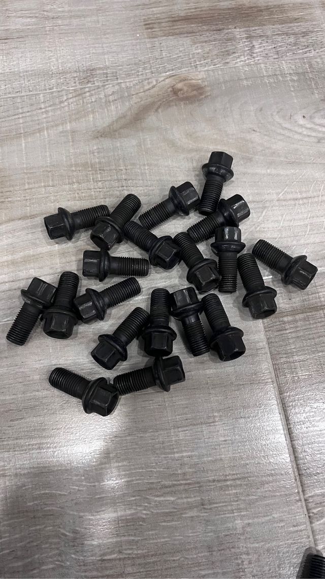 Juego de tornillería Mercedes clase C w205