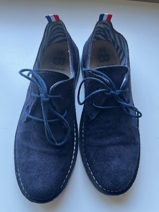 Zapatos blucher azul marino con suela a contraste