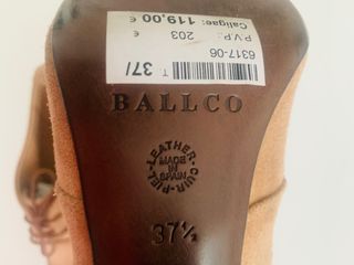 Zapatos Ballco de ante con tacón. Sin estrenar