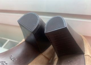 Zapatos Ballco de ante con tacón. Sin estrenar