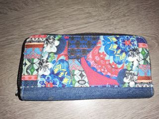 Desigual Monedero. 