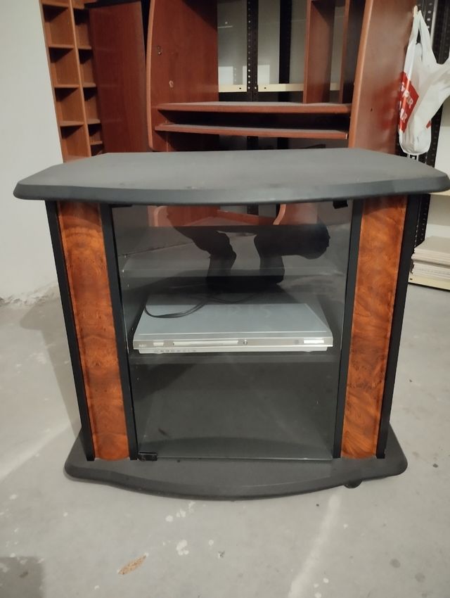 mueble para  tele y el otro para ordenar