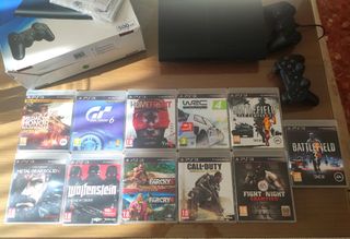 Play Station 3 (PS3) con 2 mandos y 11 juegos