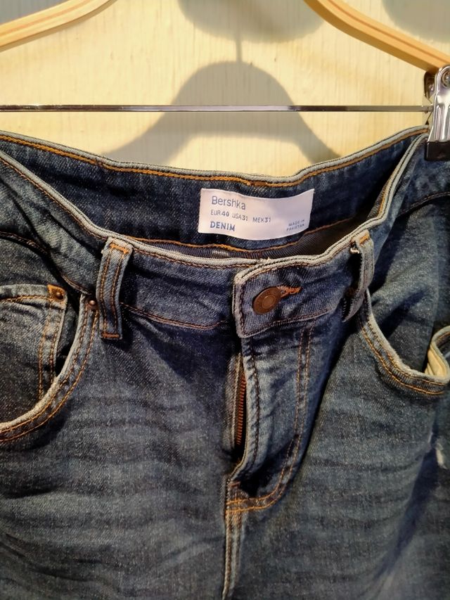 Vaquero Bershka. talla 40