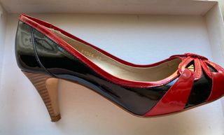 Zapato charol Negro/Rojo Rebeca Sanver