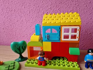 Play móvil parque y casita de construcción. 