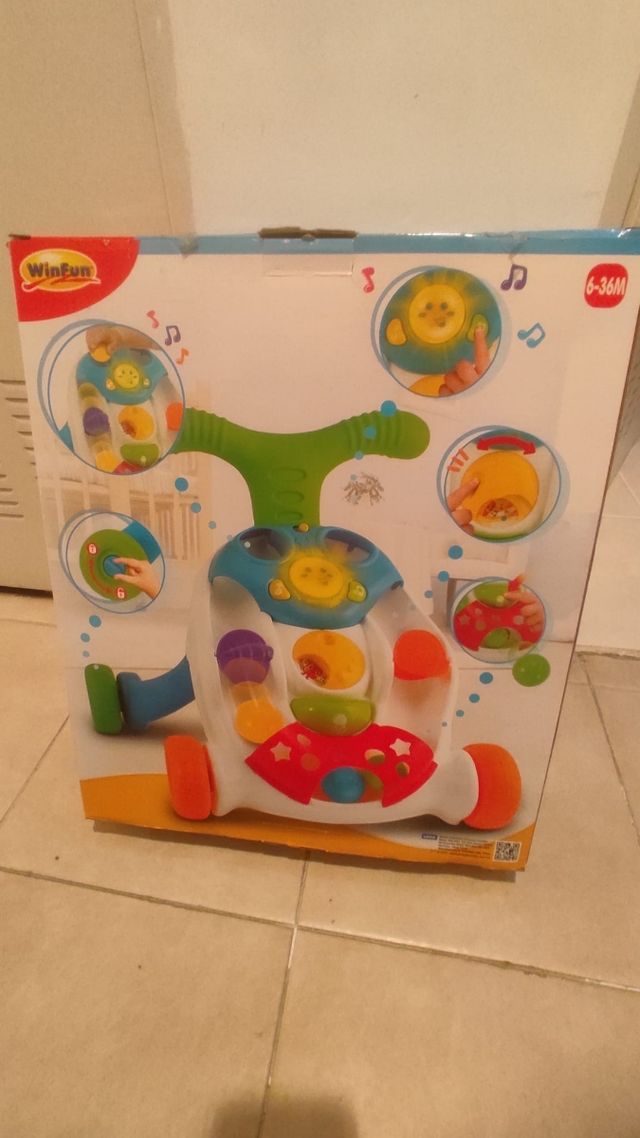 Andador para bebés con actividades - Winfun