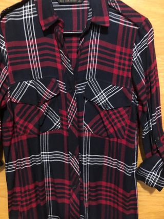 Camisa cuadros burdeos. XS. Zara