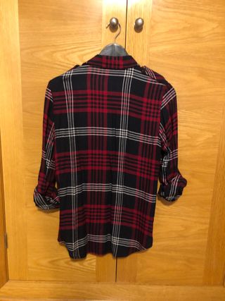 Camisa cuadros burdeos. XS. Zara