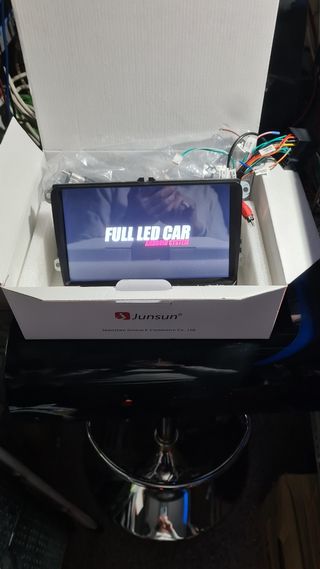 PANTALLA RADIO TÁCTIL GPS CON CÁMARA TRASERA.