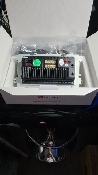 PANTALLA RADIO TÁCTIL GPS CON CÁMARA TRASERA.