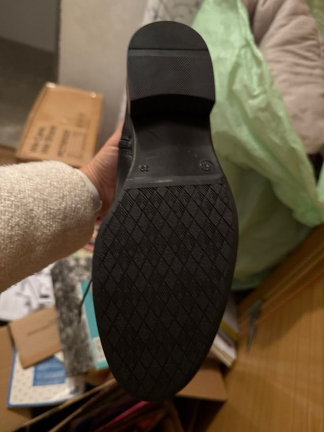 botines nuevos piel color negro