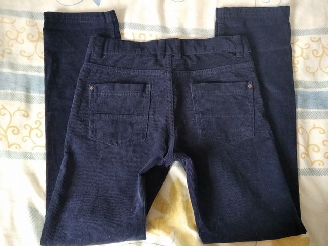 Pantalón de pana para niño. 9-10 años