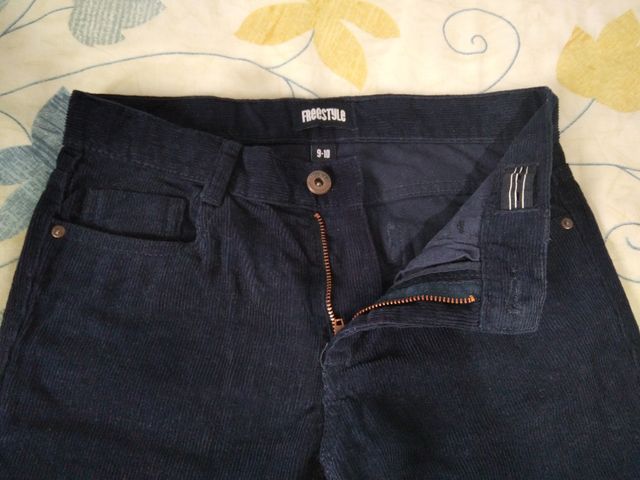 Pantalón de pana para niño. 9-10 años
