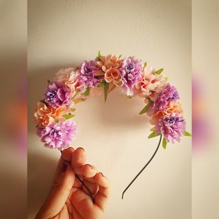 Diadema flores malva y rosa