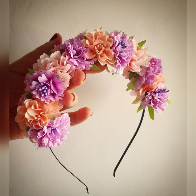 Diadema flores malva y rosa