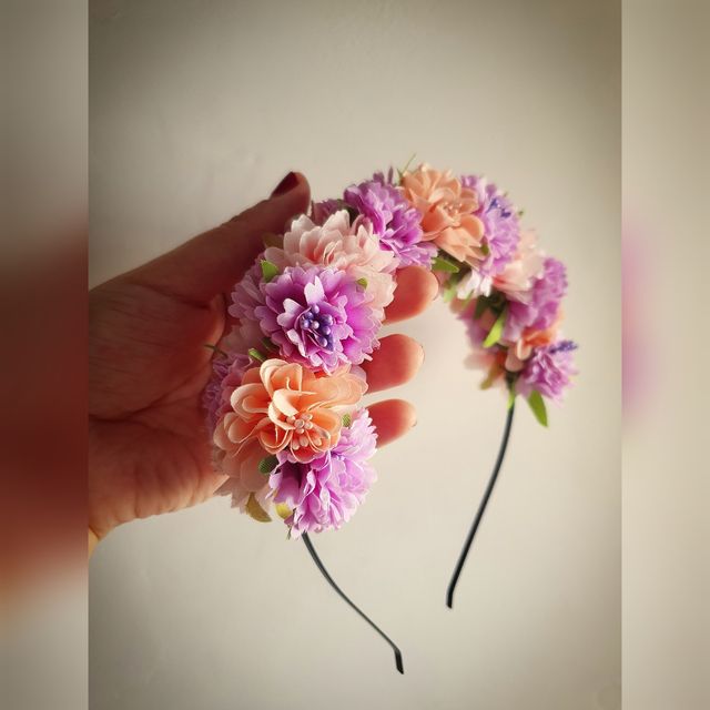 Diadema flores malva y rosa