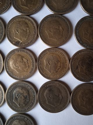 30 monedas de 2.5 pesetas en muy buen estado 