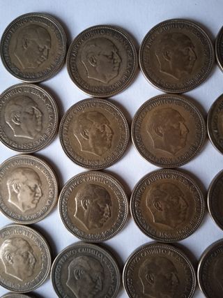 30 monedas de 2.5 pesetas en muy buen estado 