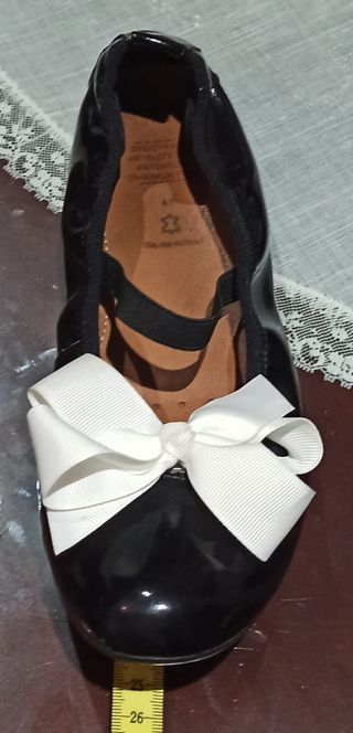Zapatos negros charol Geox