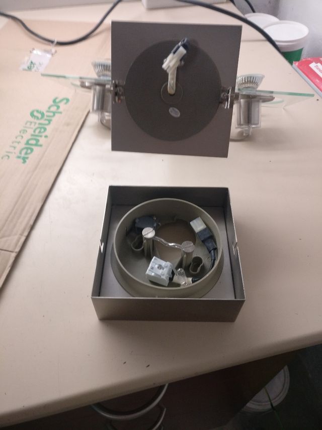 Aplique o Multidirect. Suportes para lâmpadas Bayonetta