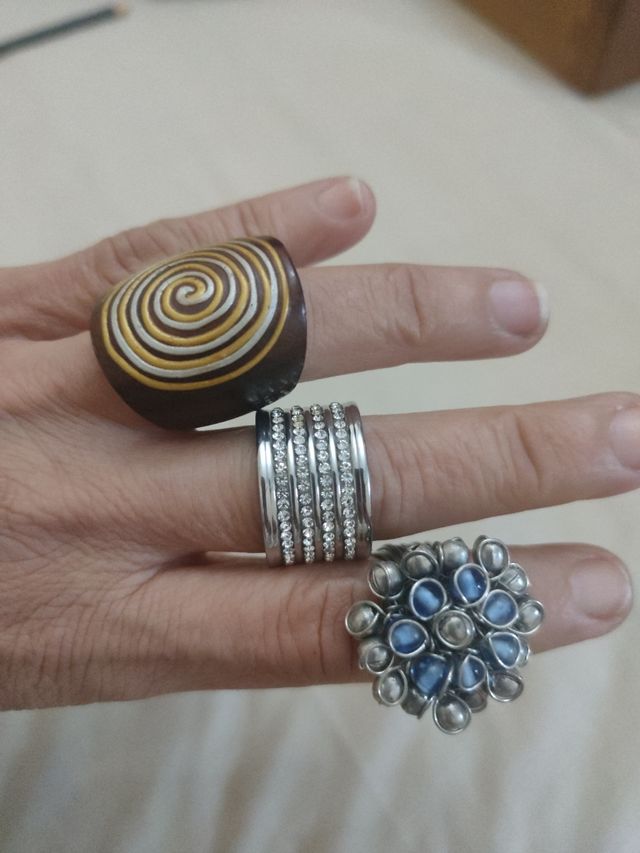 anillos,4€los tres