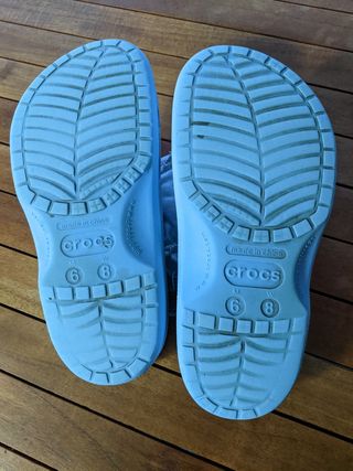 Zuecos Crocs azul claro 
