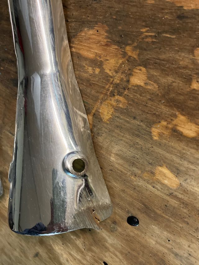 Protección escape aquila 125 250