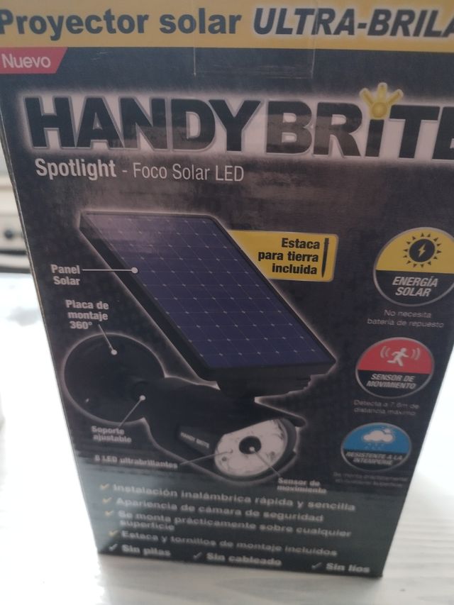 Proyector solar con detectó de movimiento