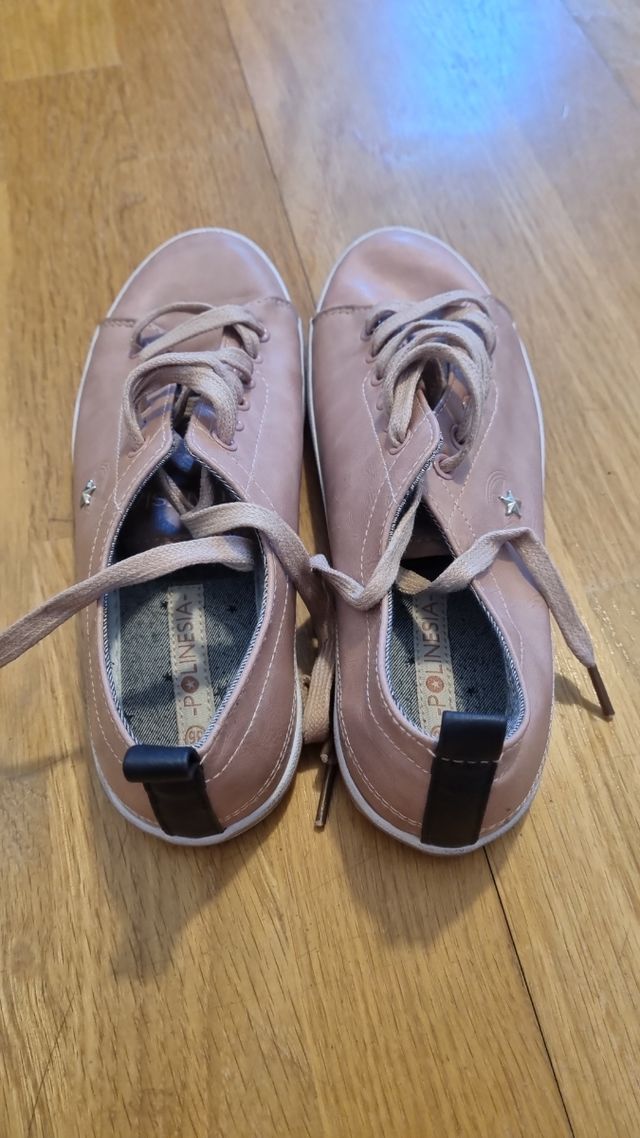 Zapatillas rosa marca polinesia