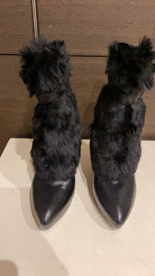 Botines negros piel Guess Talla 40 Muy elegantes