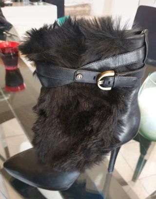 Botines negros piel Guess Talla 40 Muy elegantes