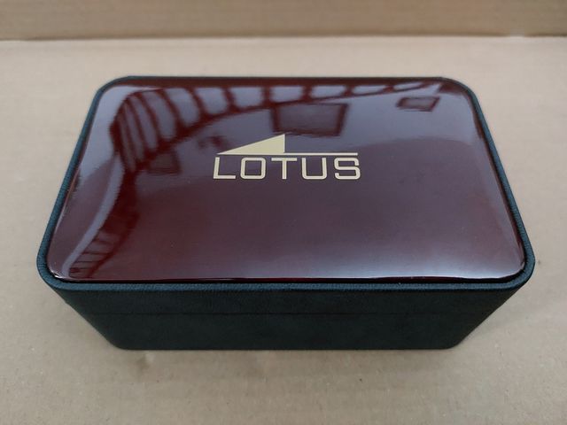 Reloj LOTUS Sapphire Crystal de oro 18k de mujer