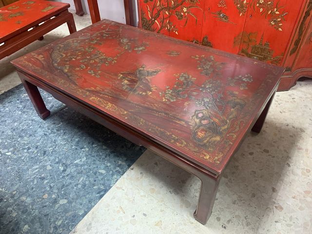 Comedor Oriental lacado en rojo