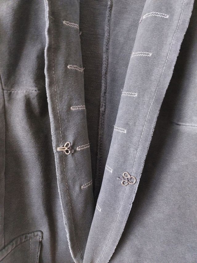 Chaqueta blazer gris Hug & Clau con botones