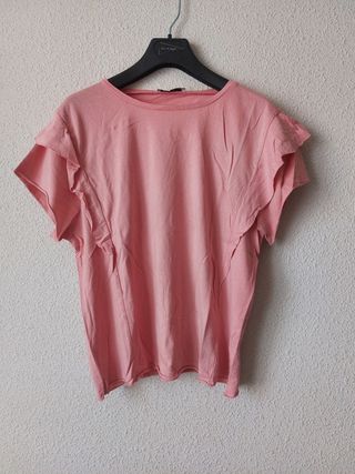 Camiseta de manga corta rosa palo con volantes
