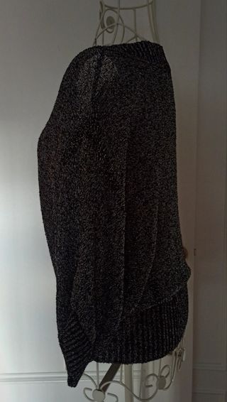 Blusa negra con brillo de b. young talla M