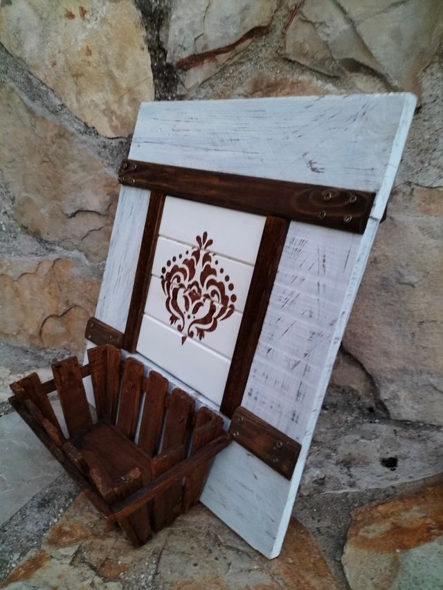 COLGADOR DE MADERA CON CESTA RÚSTICO  🏡🛠️🪵