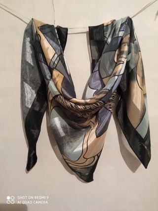 pañuelo vintage Picasso gris plata con manchita