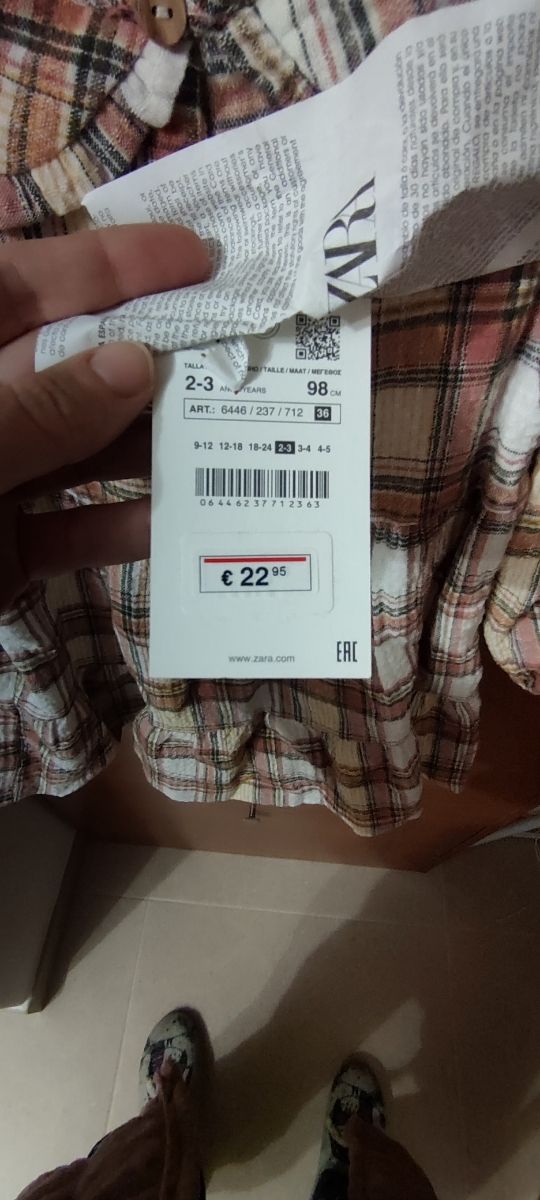 Vestido de cuadros niña Zara.